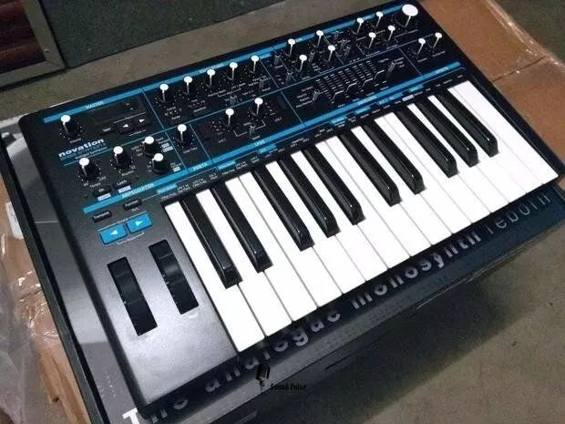 Аналоговий синтезатор Novation Bass Station II 2190399180 фото