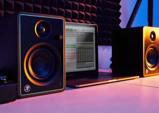 MACKIE CR4-XBT cr-x_studio_sound.jpg